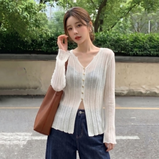 大码薄款V领套头长袖罩衫女夏胖妹妹韩系肌理感显瘦冰针织衫上衣