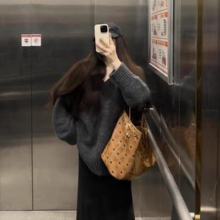 上衣 大码 灰色v领毛衣女秋冬季 胖mm慵懒风韩系高级感中长款 针织衫