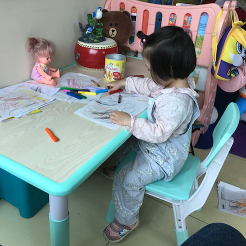 幼儿园桌椅套装桌子家用塑料宝宝升降学习桌书桌游戏桌学龄前儿童