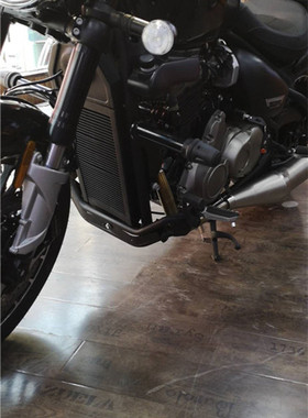 周红边箱适用于雷卡迪RX7/RX7B摩托车的黑色防摔保险杠(不卖车)