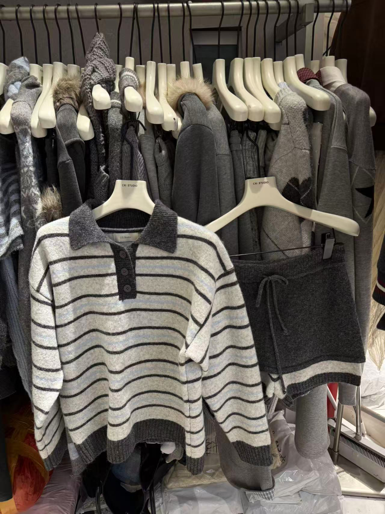 2025年冬季新款韩版时尚百搭显瘦气质翻领长袖针织毛衣女上衣套装,女装/女士精品,毛针织衫,淘宝优惠券,粉丝福利购,淘宝优惠卷