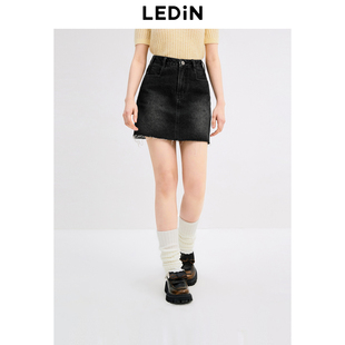 乐町黑色水洗牛仔半裙秋季 马骝喷色A字挤基础毛边短裙