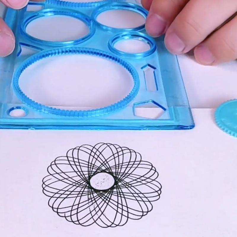 百变儿童几何图形实用镂空学生无模板塑料益智魔幻多功能画板尺