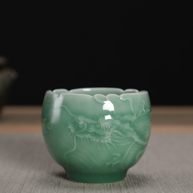 龙泉市青瓷刘昌庭手工功夫茶具弟窑梅子青精刻茶杯主人杯陶瓷大号
