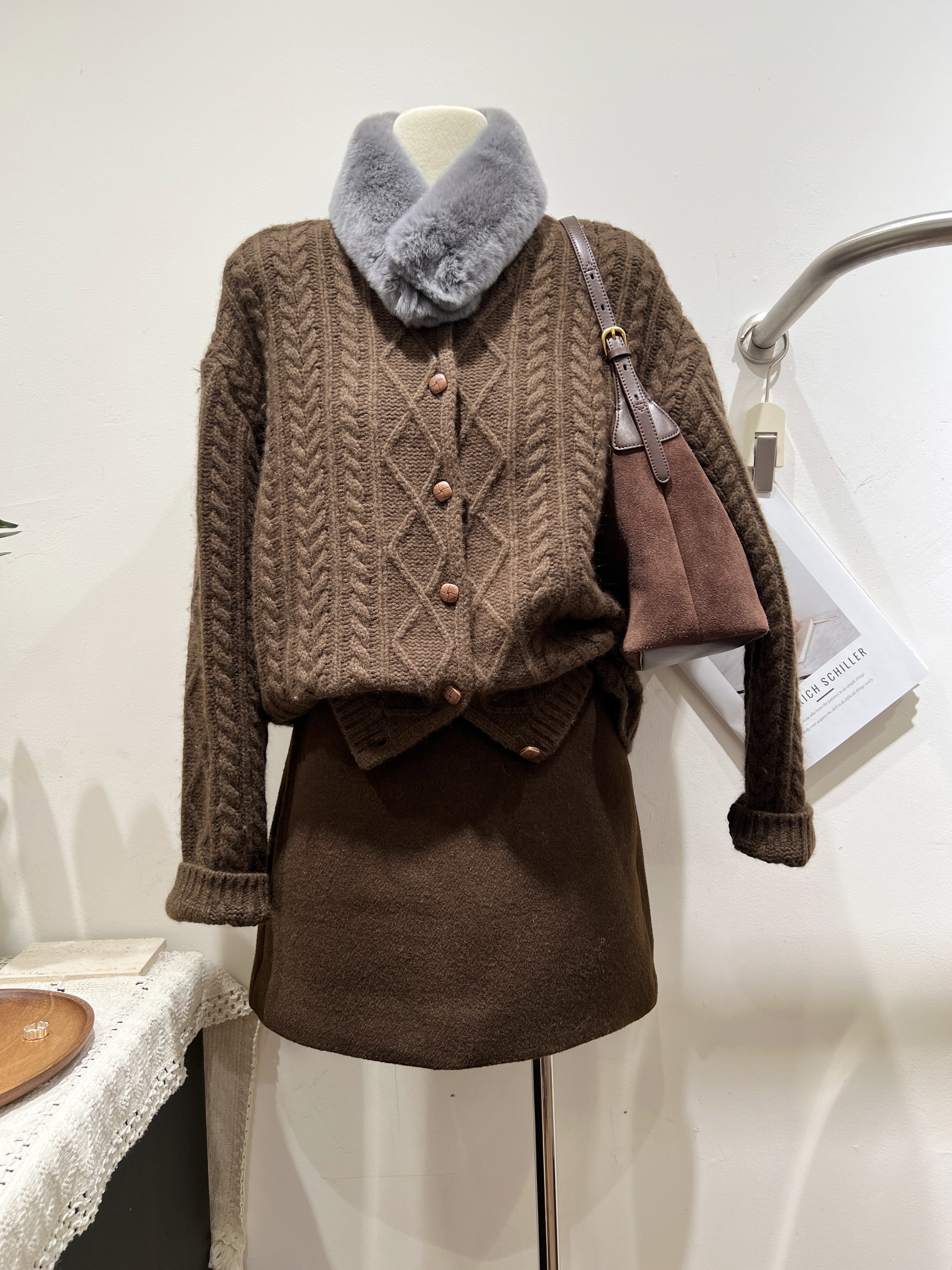 2025冬新款女士立领复古麻花羊毛针织开衫毛衣外套