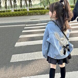 女童牛仔外套2023新款春秋儿童洋气兔子牛仔上衣宝宝休闲百搭外衣