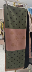 荷青川羊绒羊毛桑蚕丝围巾礼盒装折扣