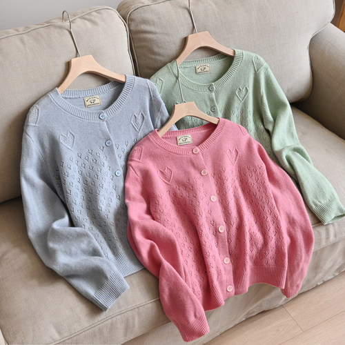 女士圆领爱心长袖羊毛开衫