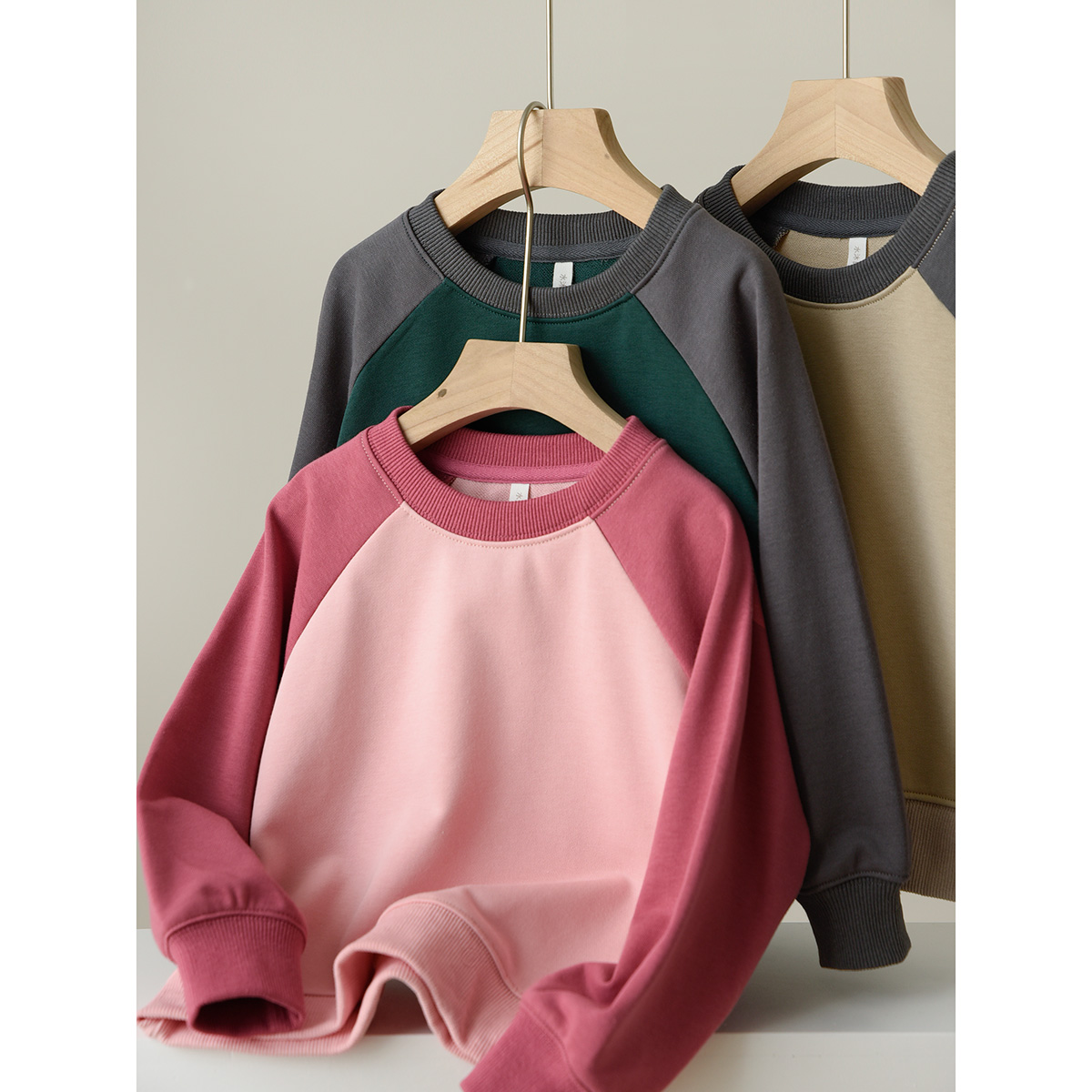 儿童圆领插肩袖长袖卫衣休闲春秋