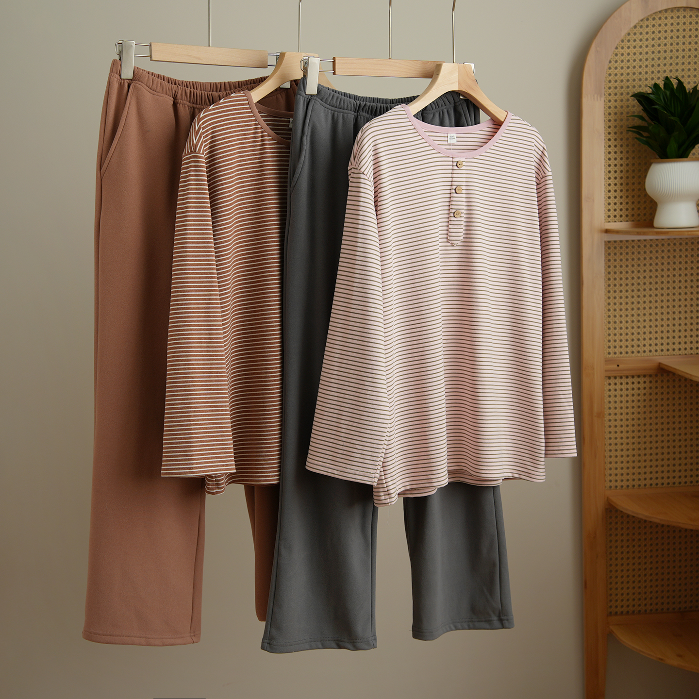 女士薄绒条纹家居服套装秋冬款