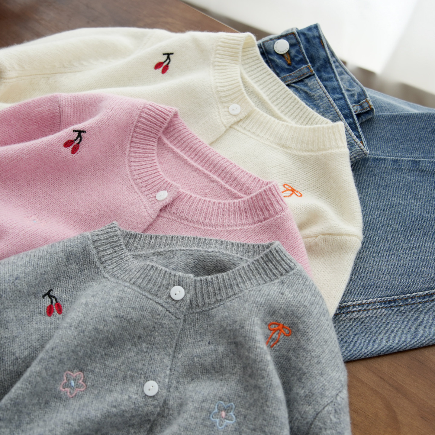 无补 女士圆领刺绣开衫毛衣 羊毛针织上衣外套 秋冬款 女装