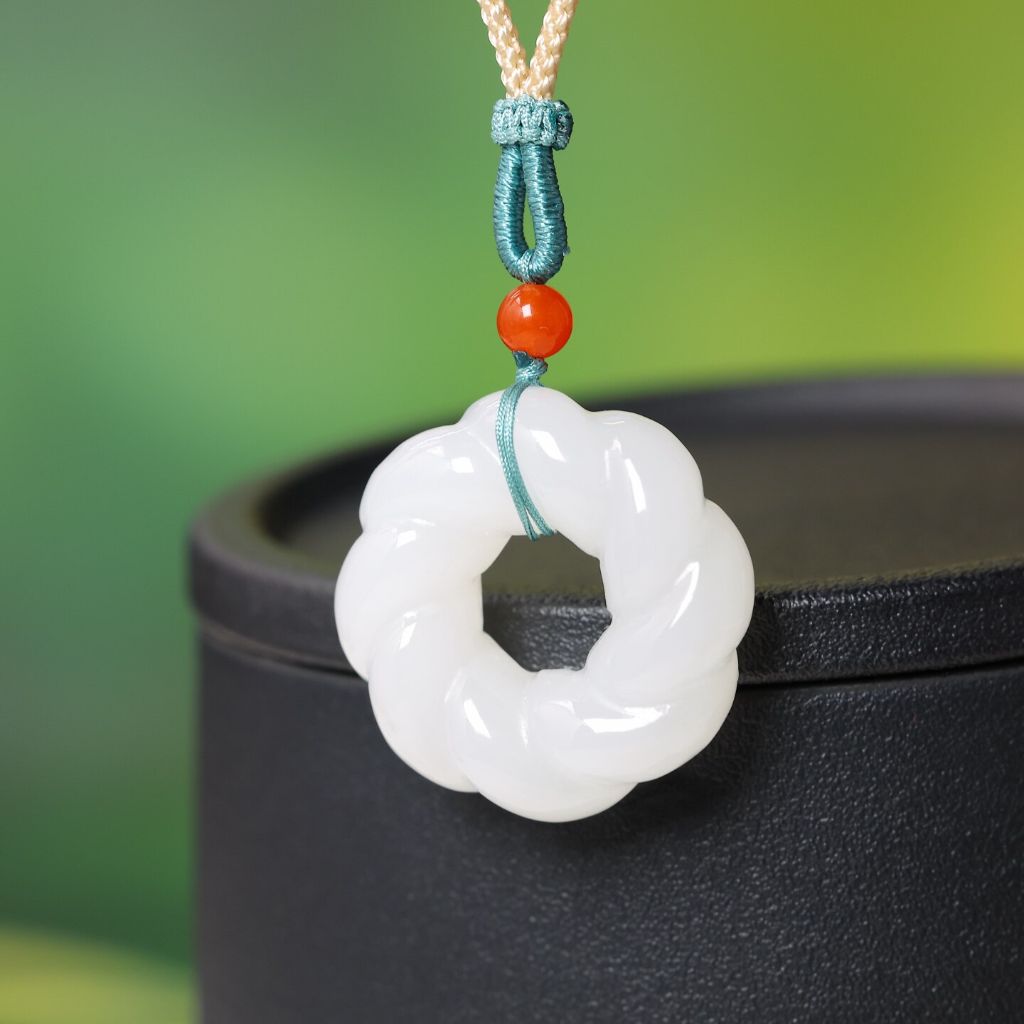 和田玉羊脂白青海镯心料细腻油润干净无结构麻花甜甜圈吊坠16205