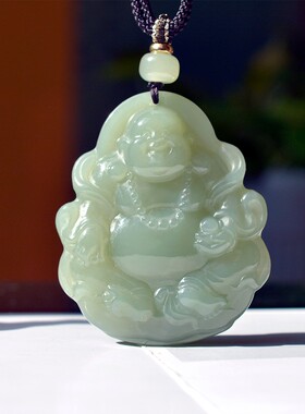 雕工精致和田玉老坑料冰种湖水青高脂油润《吉祥佛》吊坠D15438