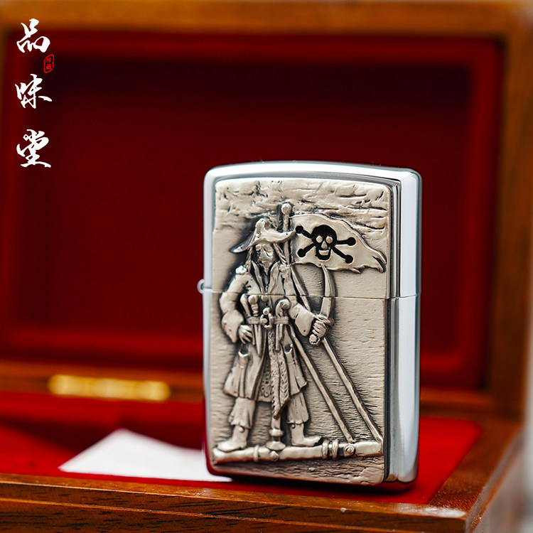 收藏级2007年份美国芝宝zippo加勒比海盗打火机限量版礼盒胡桃木