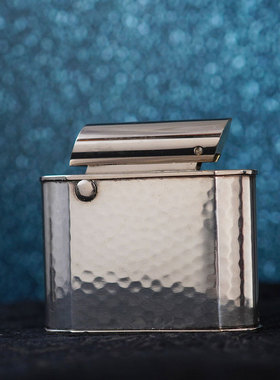 1930年代德国AP20纯银套800自动款煤油打火机手工陨石坑艺术油壶