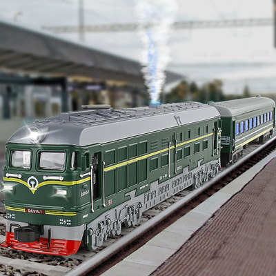 火车玩具可喷雾回力可开门