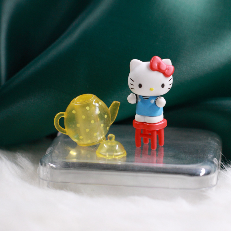 正版散货可爱凯蒂猫Hellokitty公仔Q版桌面摆件模型装饰礼物玩具