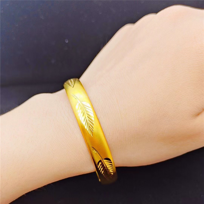 新款仿真沙金一夜暴富手镯女雕花叶子镀金哑光开口手环假黄金镯子