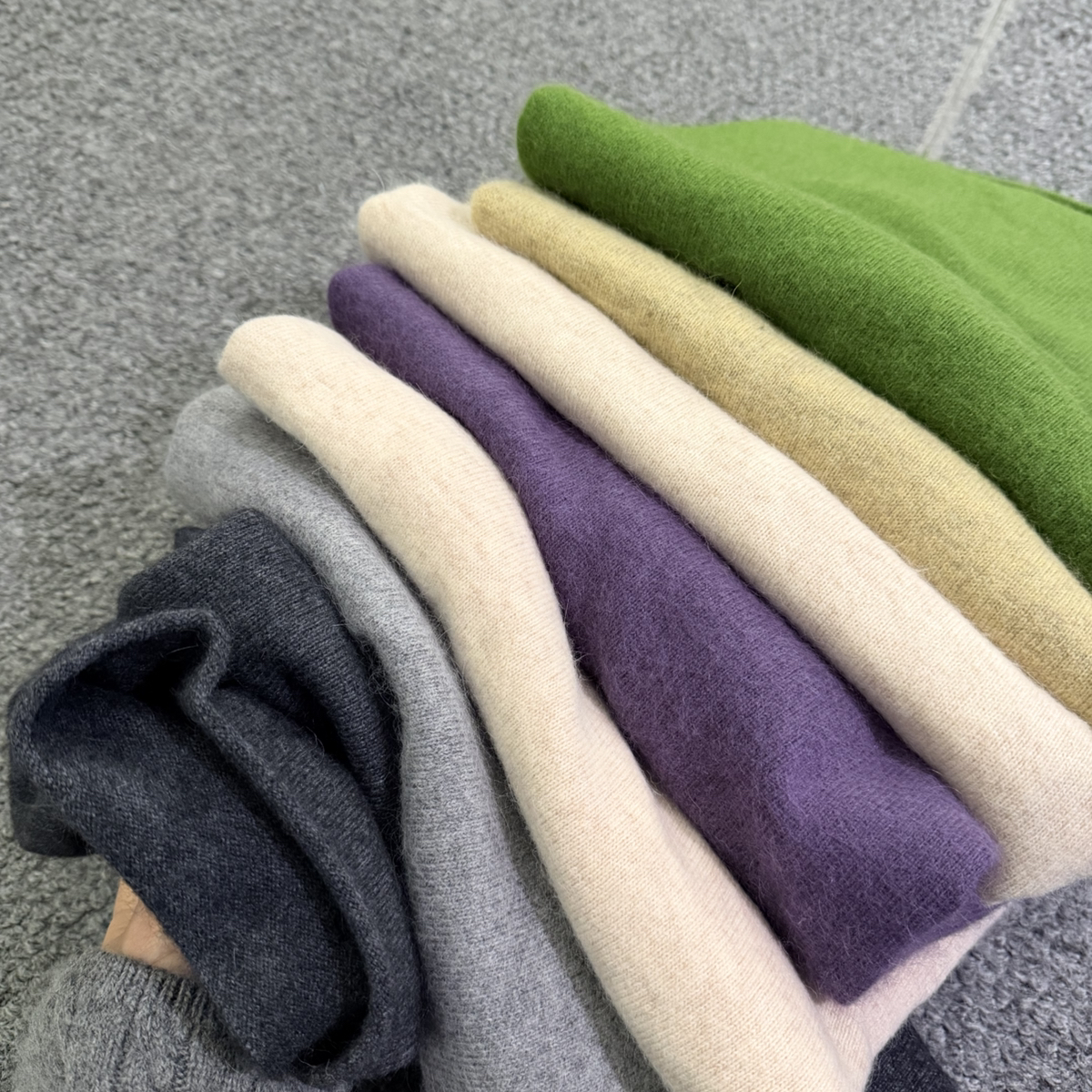 Cecil法式简约半高领修身打底针织衫（含44.6绵羊毛）8899