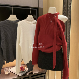 Cecil圣诞市集～斜肩飘带氛围感露肩甜美套头保暖毛衣1387