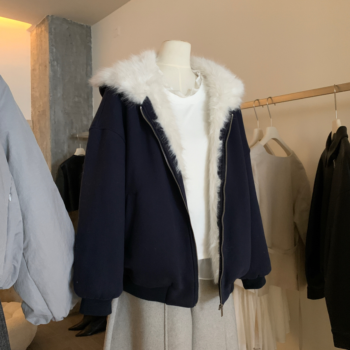 Cecil冬上新韩标一件过冬加厚毛毛内里连帽短外套H90583