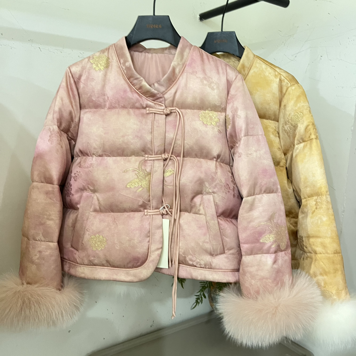 Cecil狸毛袖轻奢高端保暖羽绒服外套(配可拆卸真狐狸毛袖)XQD-118