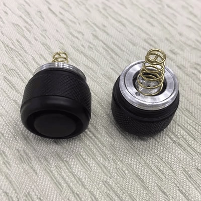 战术防水强光电筒502B尾部开关