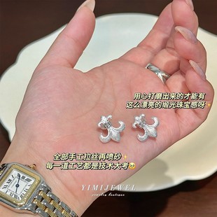 「中古鳶尾」手工拉絲中古珠寶感鳶尾無痛耳夾無耳洞耳飾氣質(zhì)百搭