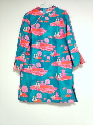 扇子家春新款国潮风蓝粉色猫咪圆领长袖连衣裙女160码包邮缺领子