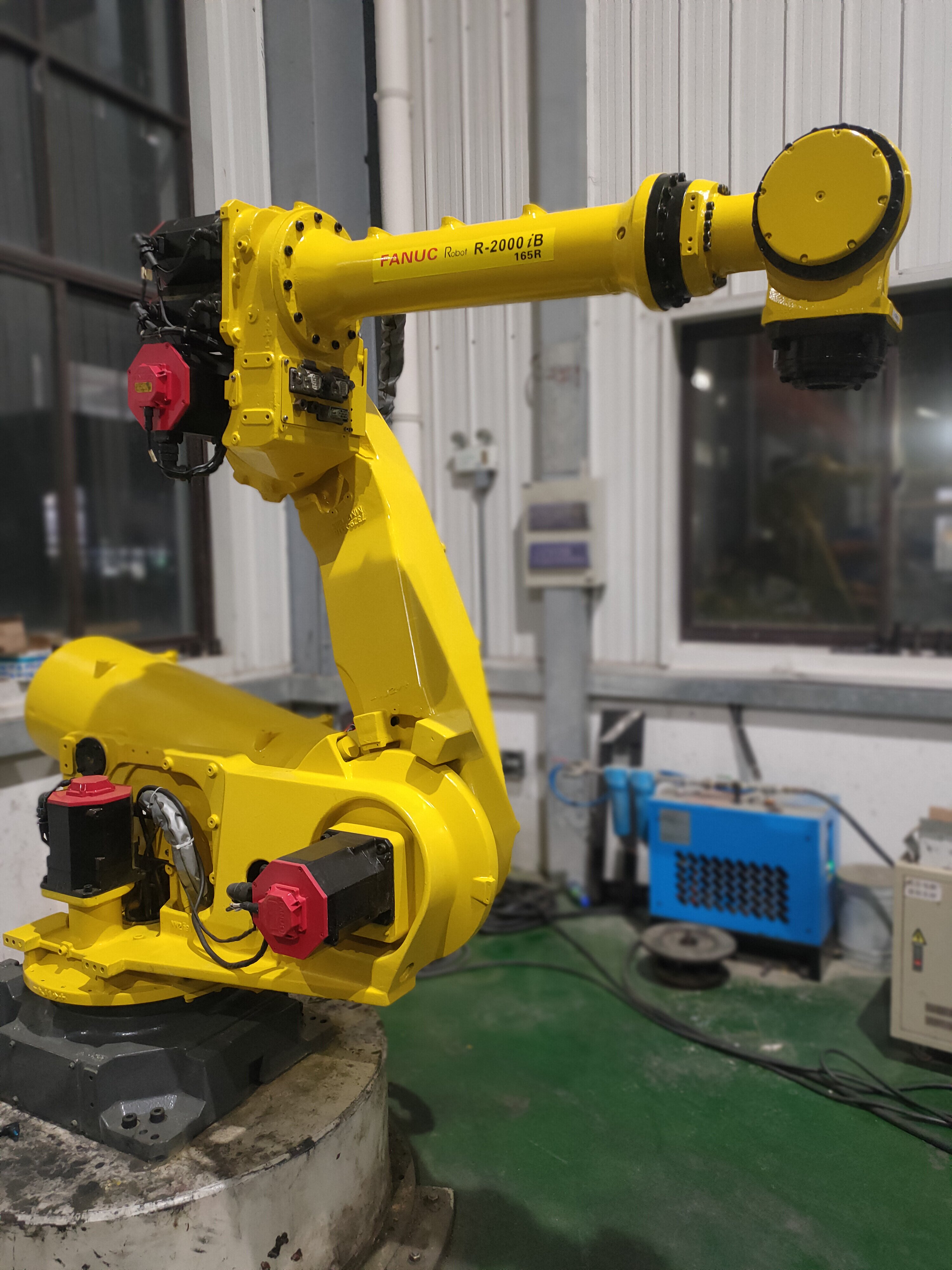 二手发那科2000ic/165r 2000ib/165r下探式3100mm负载165kg机械手