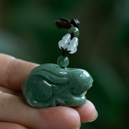 生肖玉兔生肖玉兔吊坠项链绿项链