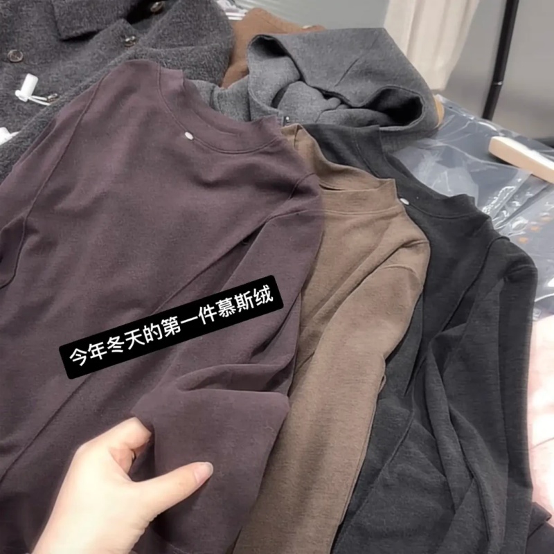 米蓝家磨毛慕斯绒立领打底衫长袖