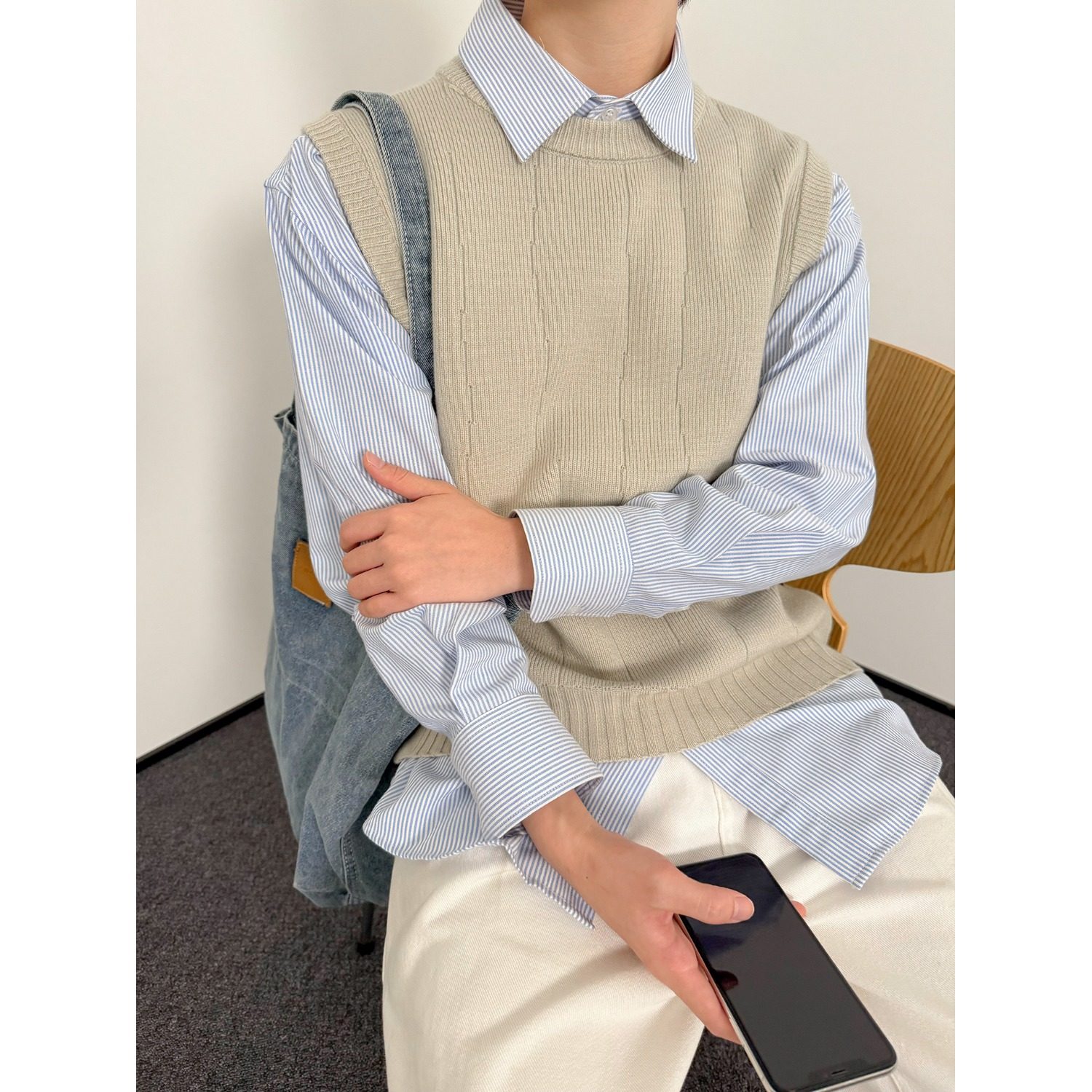 氛围感秋季叠穿坎肩针织背心男生极简韩系毛衣马甲合身直筒