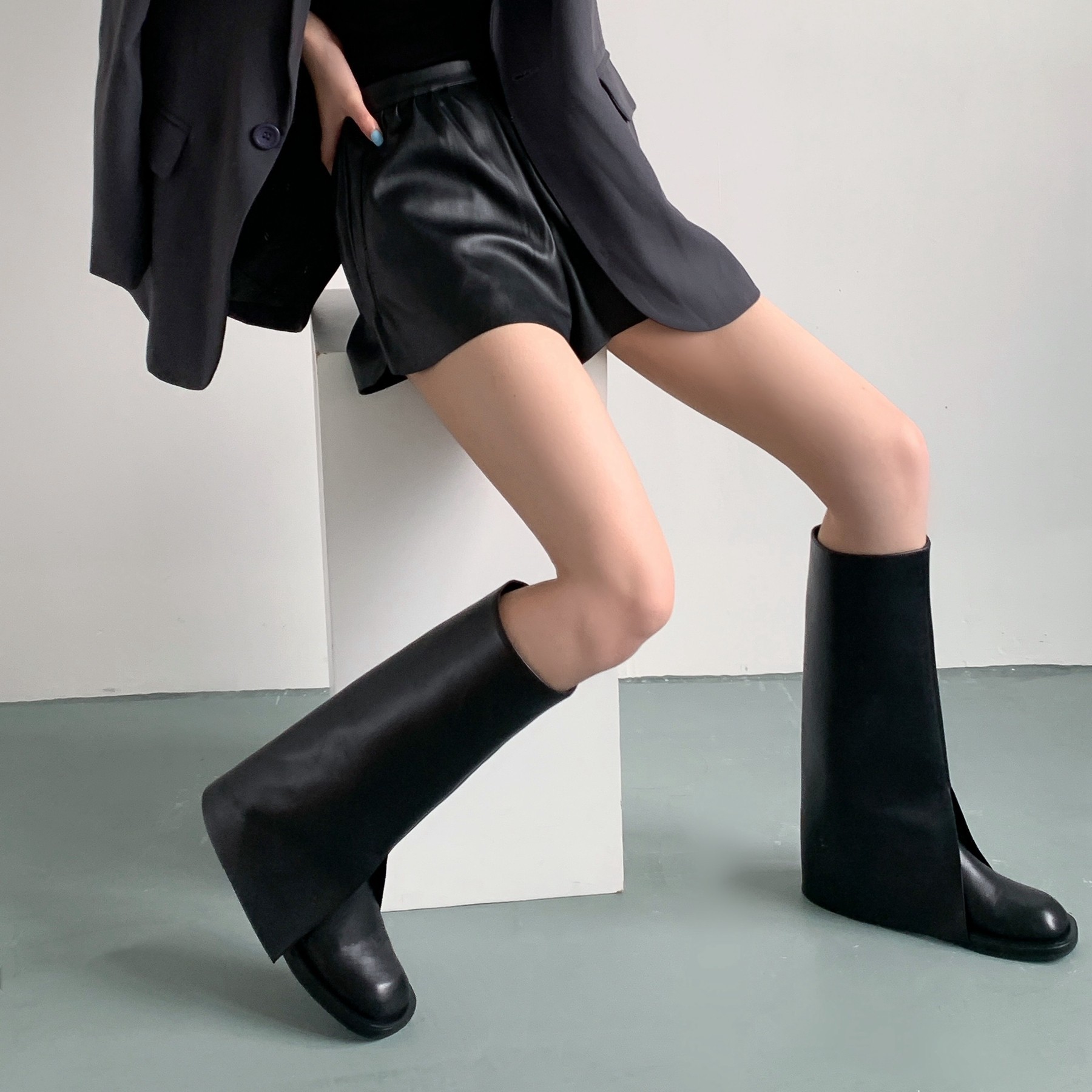 彭姐真皮平底不过膝瘦瘦靴