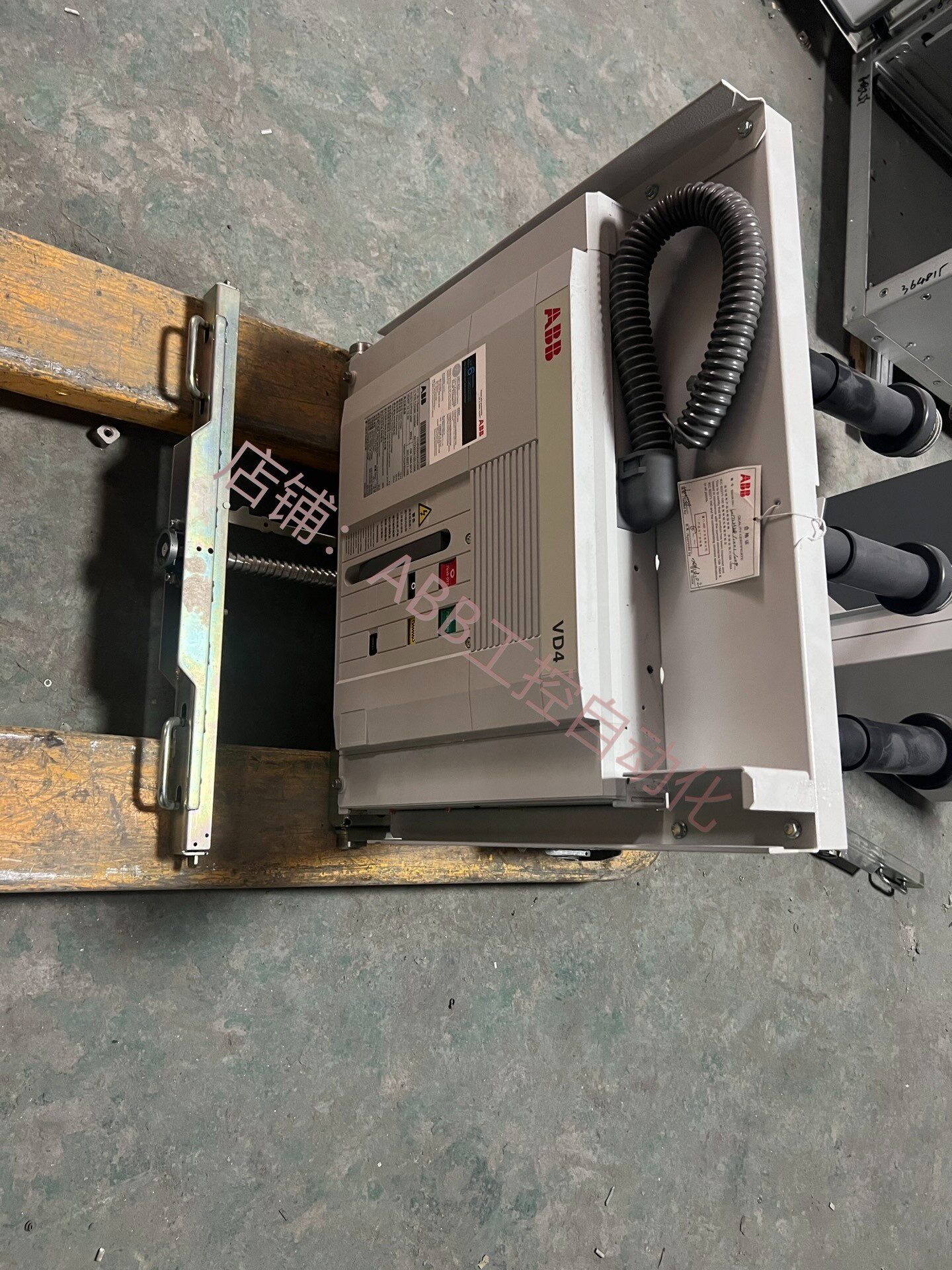 abb高压真空断路器vd4手车式vd4p121232 额定电压12kv额定电流125