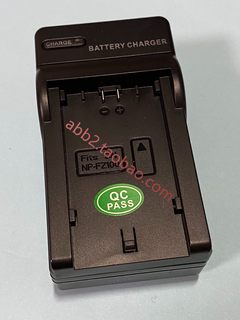 FB-SMC001 智能数码充电器BATTERY CHARGER輸入 Input100V-240V~5