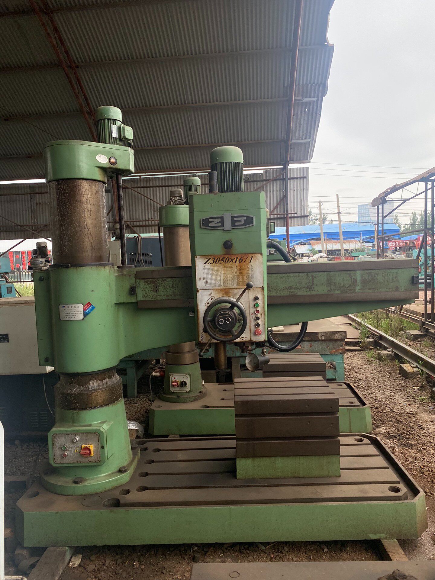 中捷摇臂钻厂里干一台新款中捷3050x1 6液压摇臂钻别拿货比原版铭