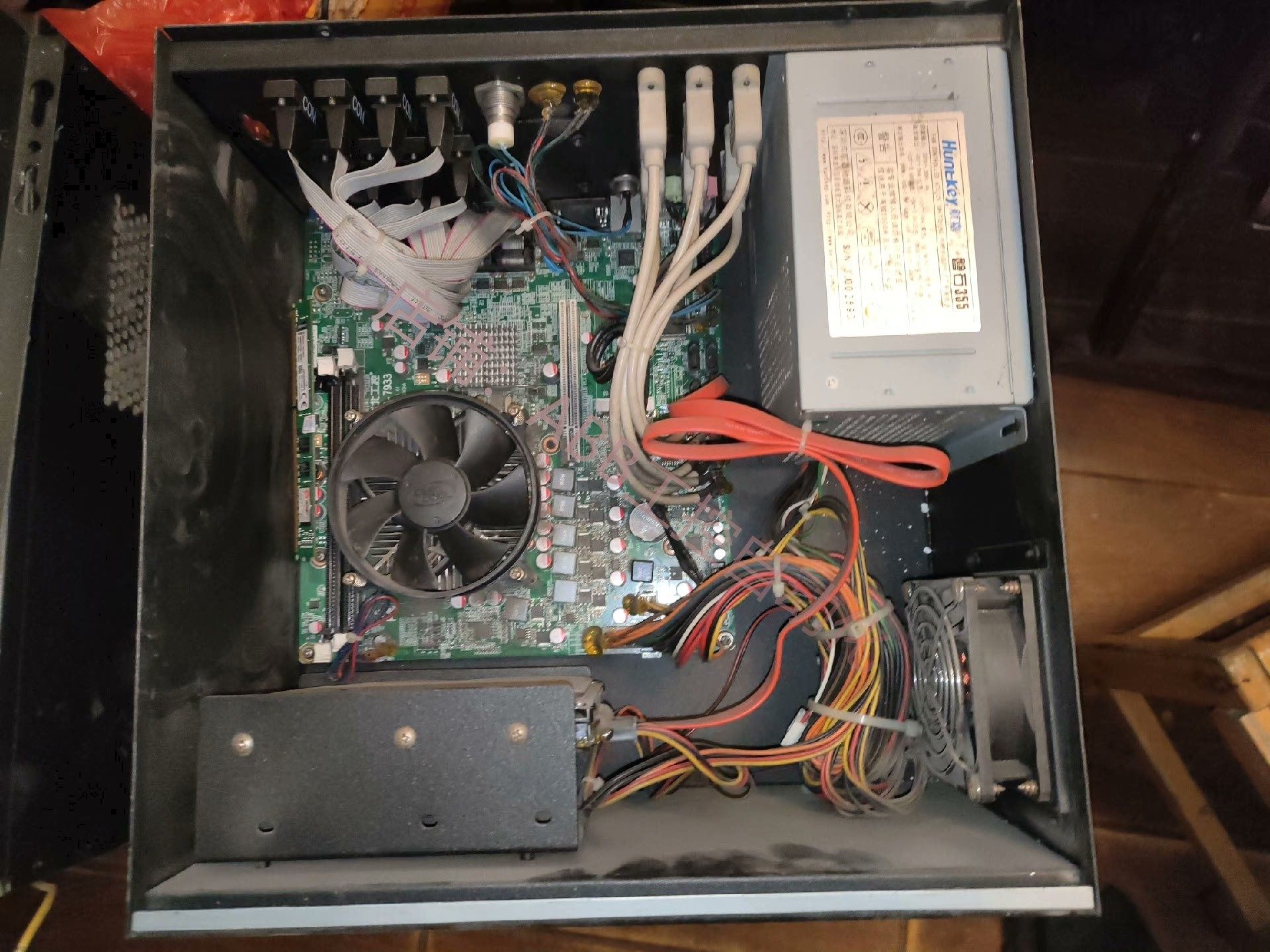 华北工控 epc 7893e i3 3240 2g 500g 机器