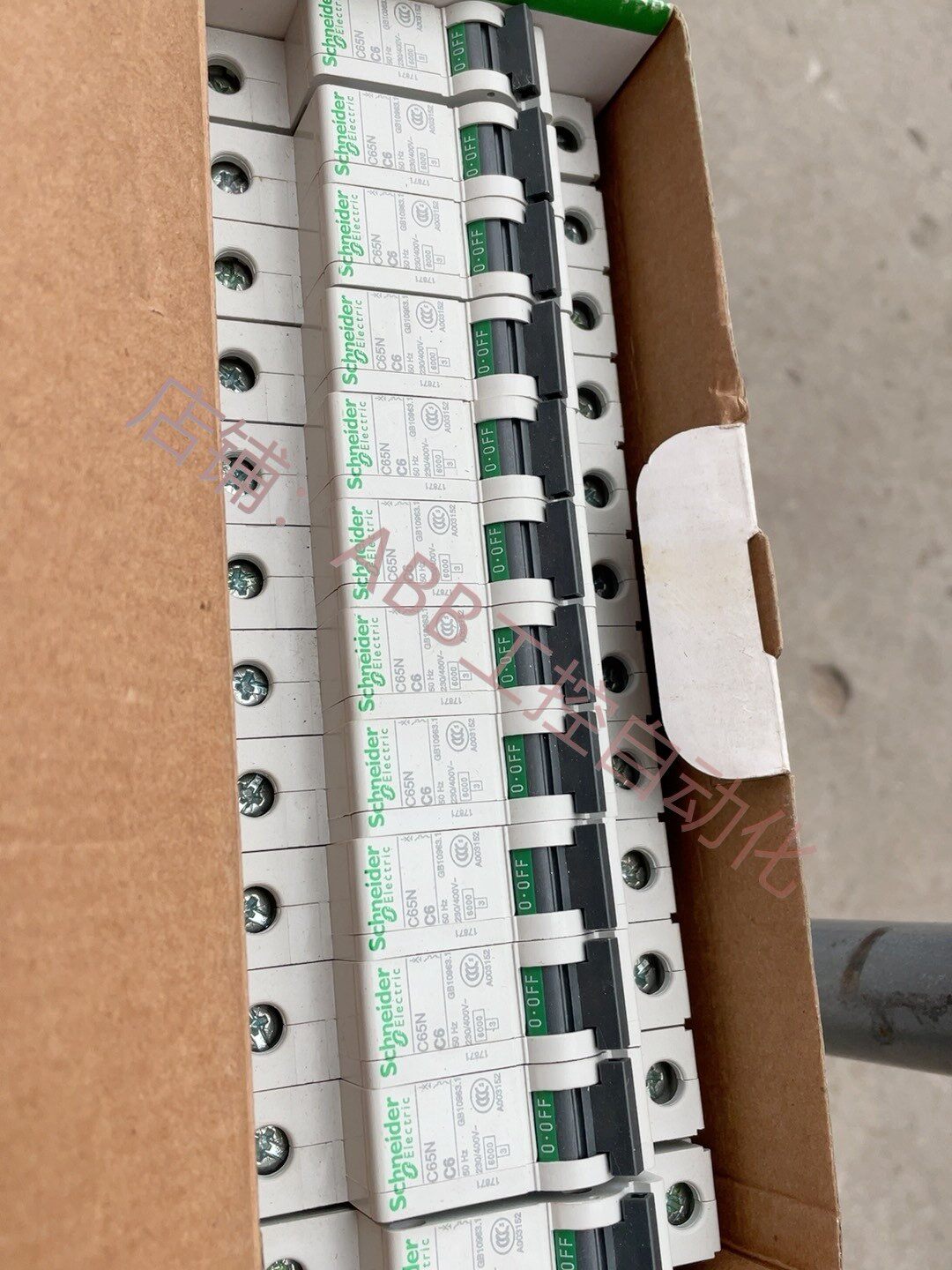 施耐德微断c65nδ1pc648只全新