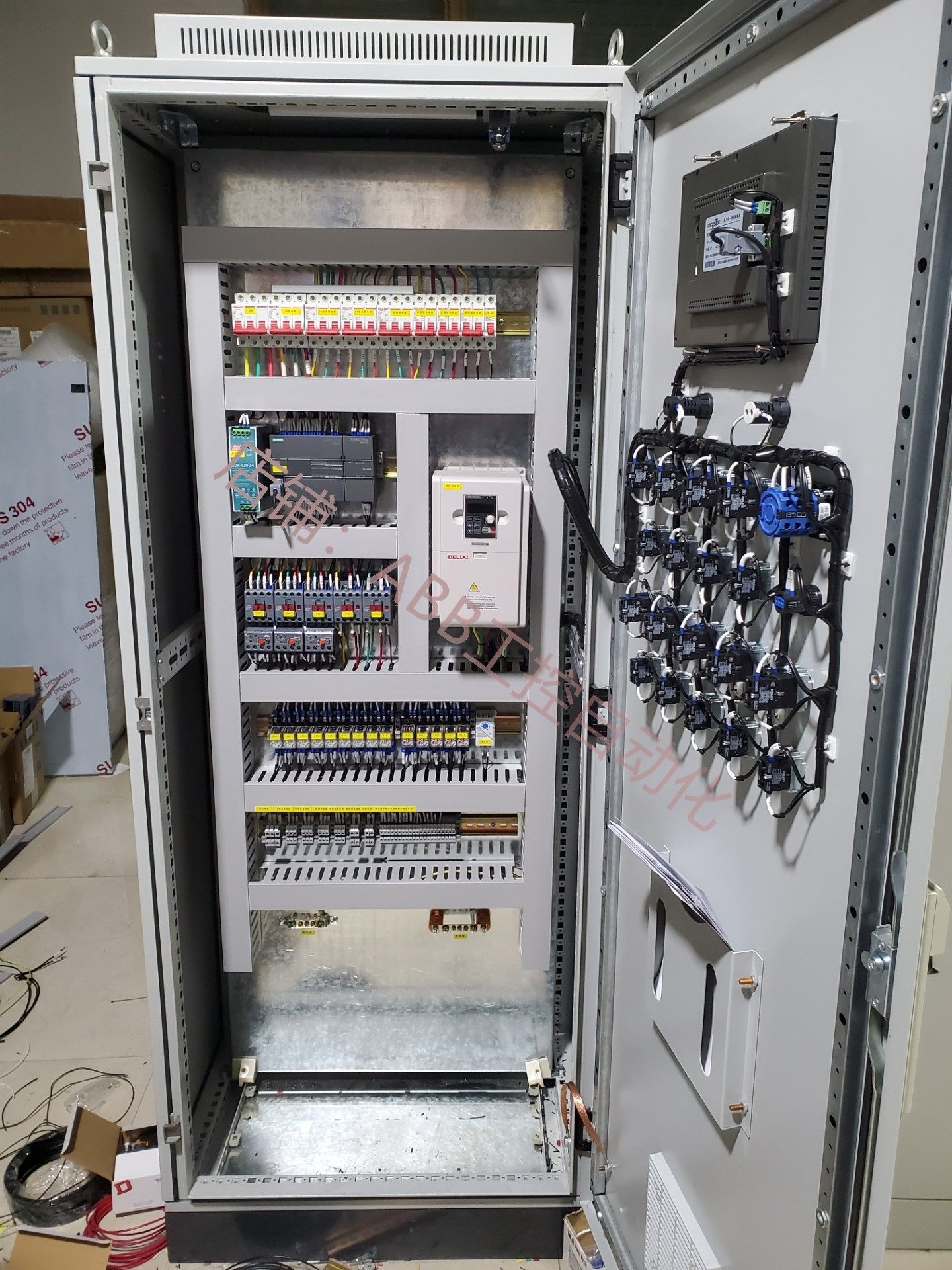 各种配电柜变频柜plc控制柜定做可以根据求定做 也可以实现远程控