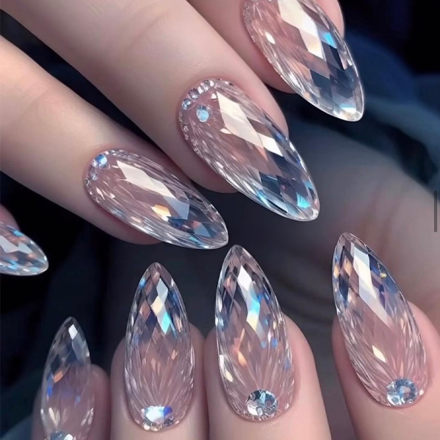 跨境穿戴甲高级感假指甲杏仁甲水滴菱形水晶美甲批发False nails