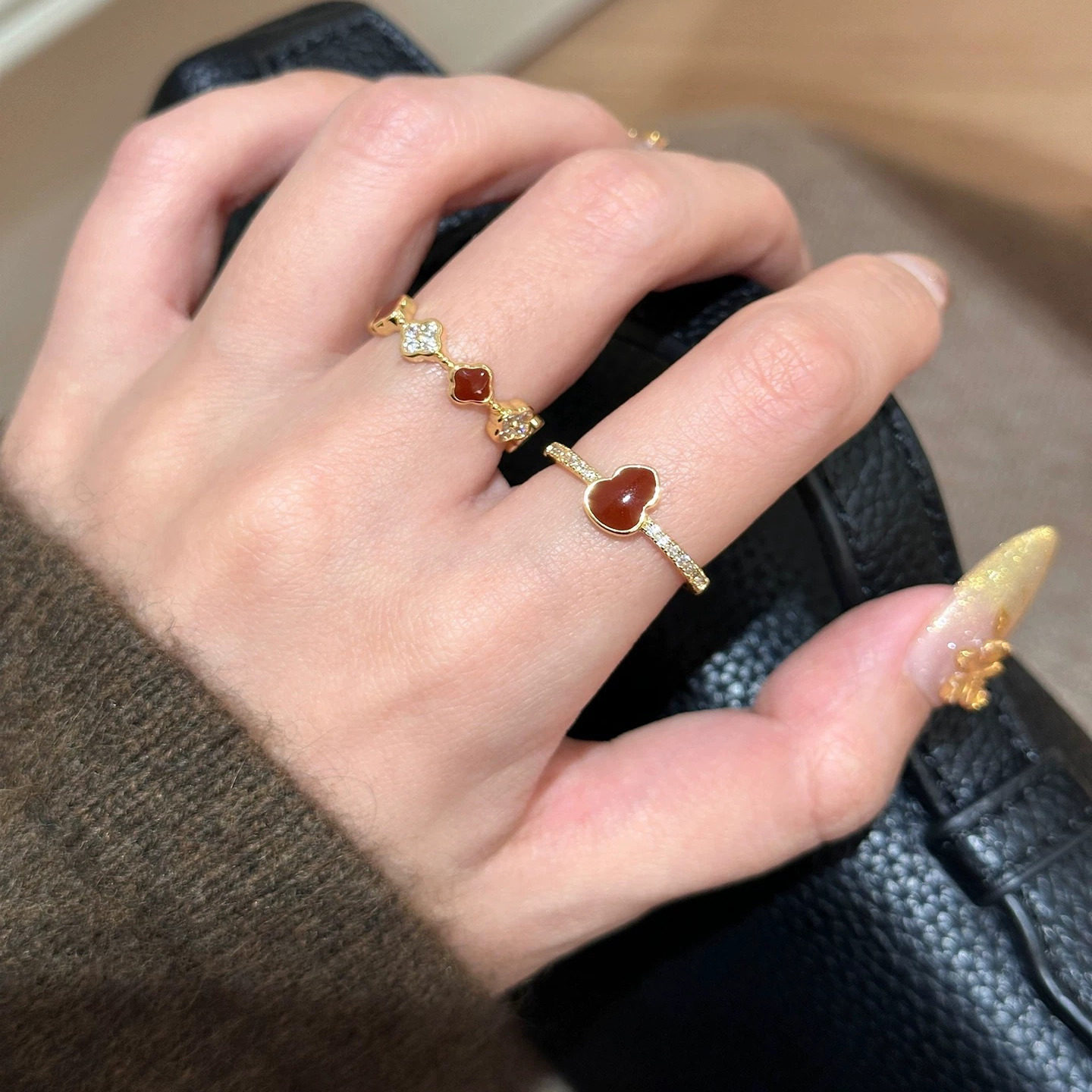 红色滴釉素款花朵葫芦戒指