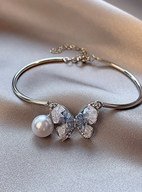 渐变蓝色碎石蝴蝶手镯手链女轻奢小众高级感精致手串闺蜜百搭手饰