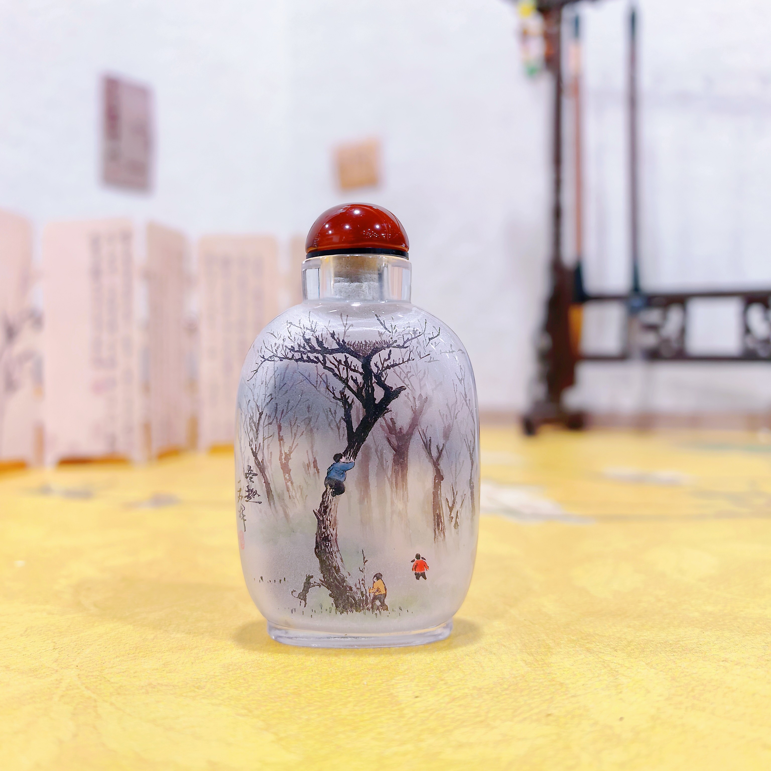 匠心独韵新年怀旧题材内画鼻烟壶手工绘画特色收藏送礼童趣图