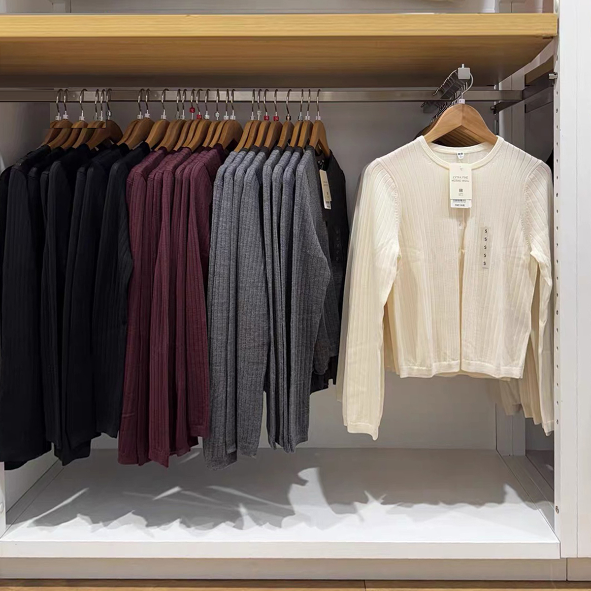 女装精纺美利奴羊毛罗纹圆领针织短开衫/25秋冬新款478336 481408