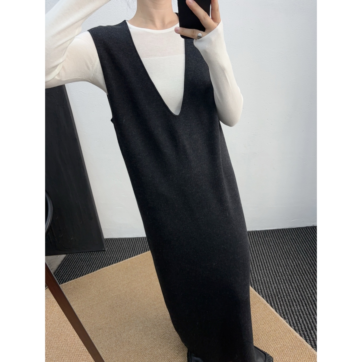 大牌感 松驰加长裙背心宽松无袖马甲连衣裙秋冬羊毛混纺V领秀场女