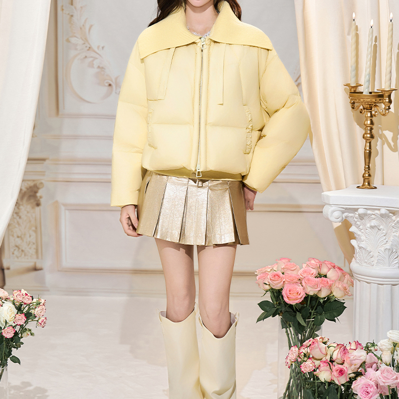 Three Quarters 女士可拆卸大翻领白鸭绒羽绒外套银泰百货 301355