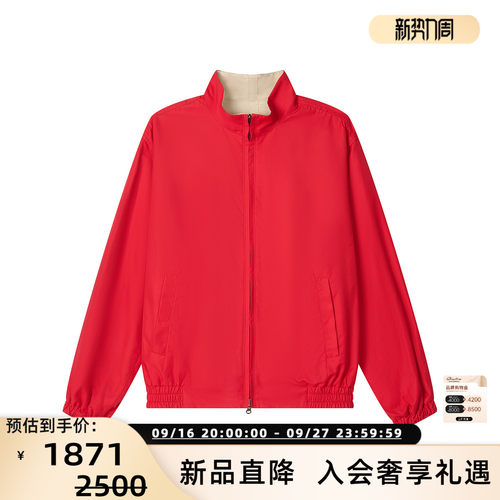 不规则领口，触感柔软，简约有型