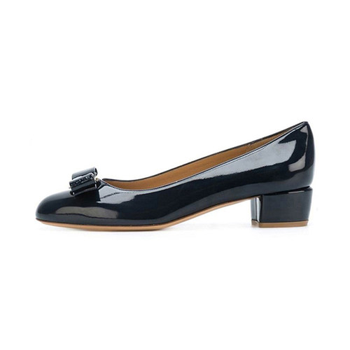Ferragamo浅口粗跟高跟鞋