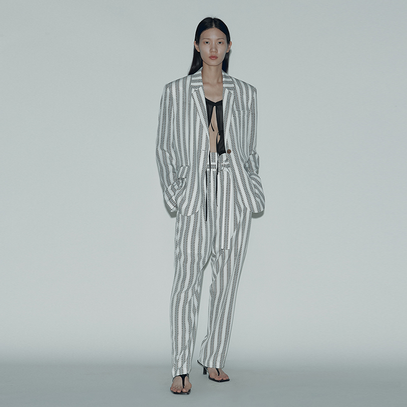 ych女士象牙白复古图案西装外套